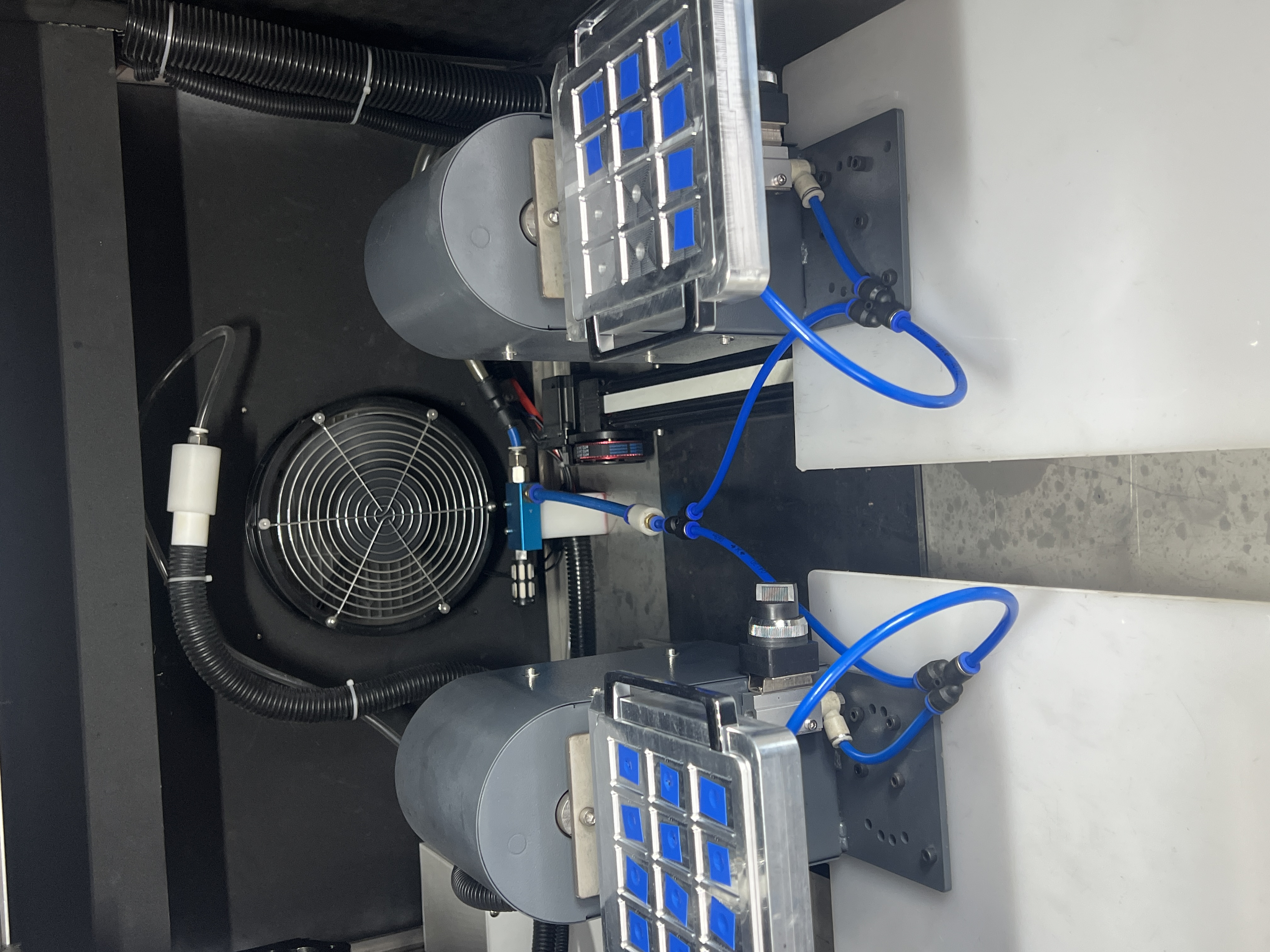 自動干冰清洗機(jī)雙工位切換用清洗芯片、連接器、FPC軟板,BGA焊球表面的助焊劑殘留、污漬 